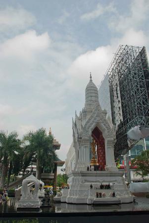 Santúario de Trimurti